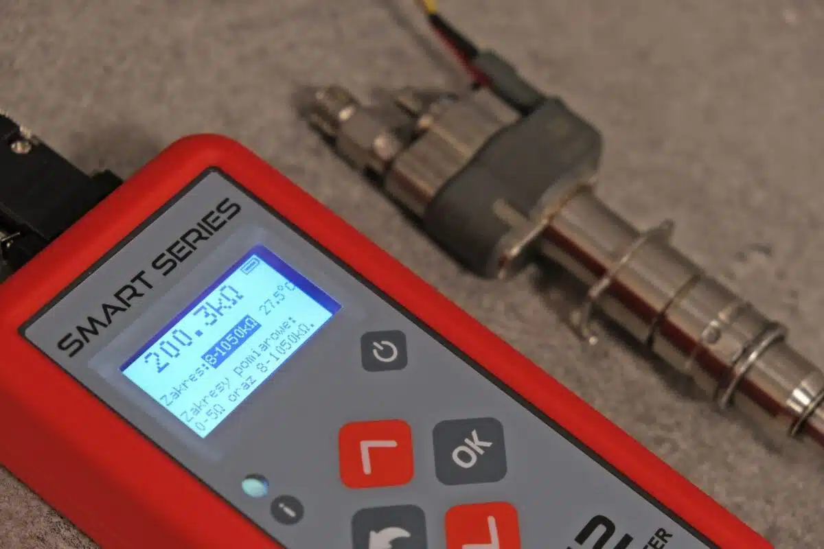 The piezo injector will not be checked by home means. The stack in the injector needs to be checked with a dedicated tester.