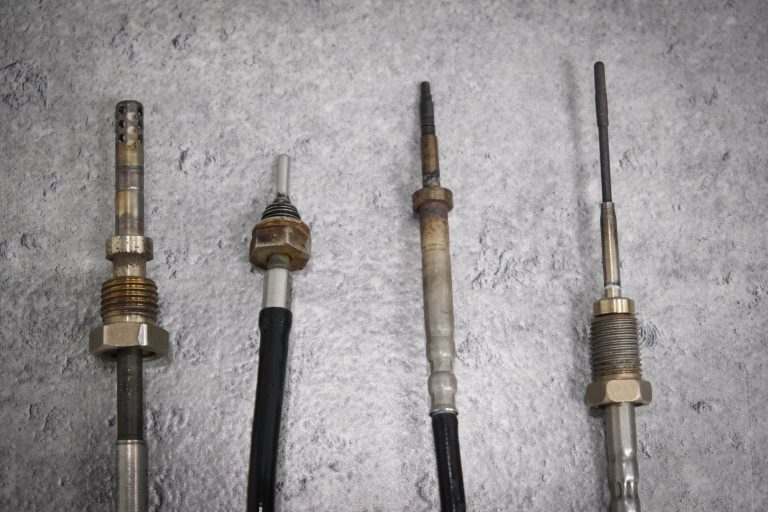 Jak sprawdzić czujnik temperatury spalin