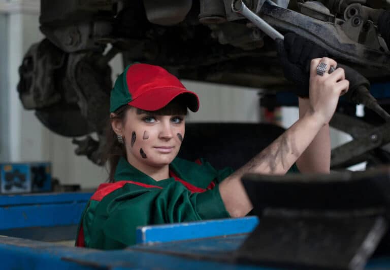 Zastanawiasz się jak znaleźć najlepszego mechanika - podpowiemy.